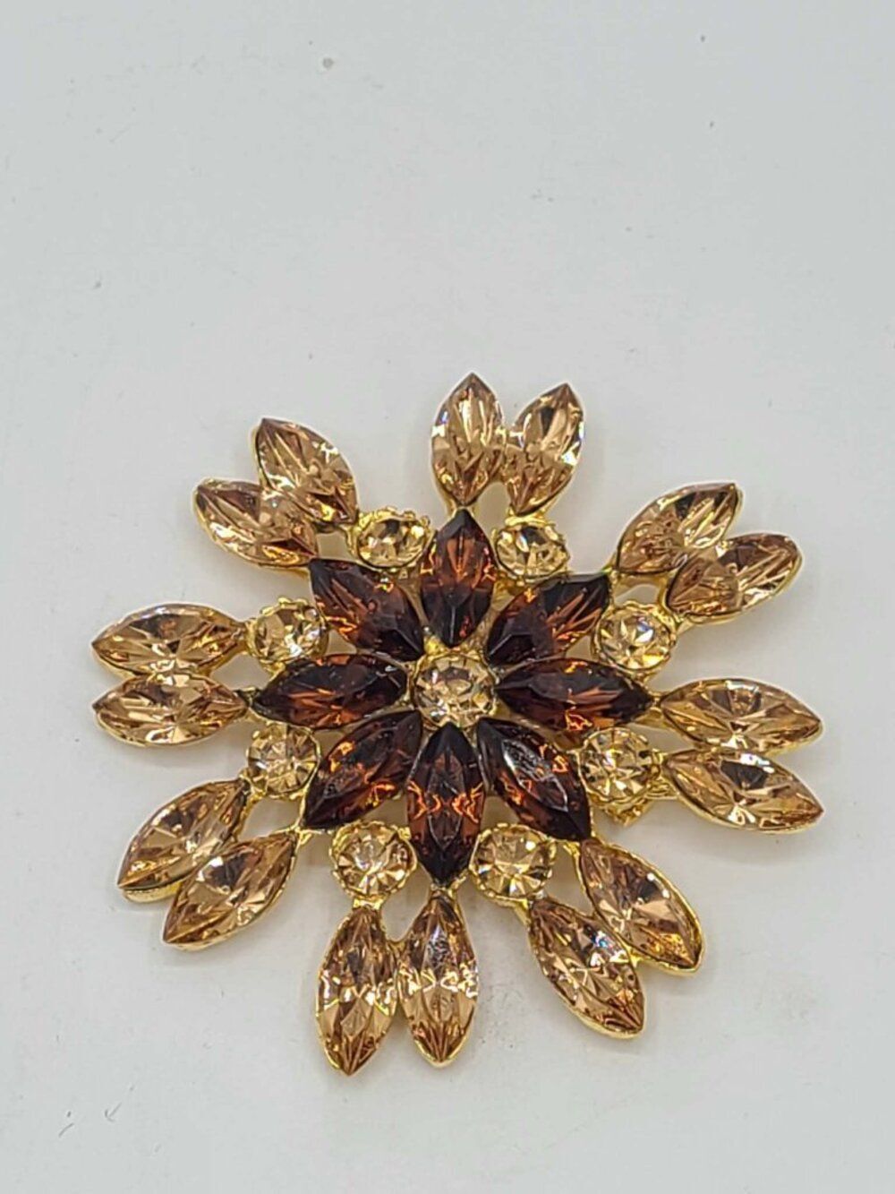 Unmarked Gold Tone Gold Crystal Star Brooch